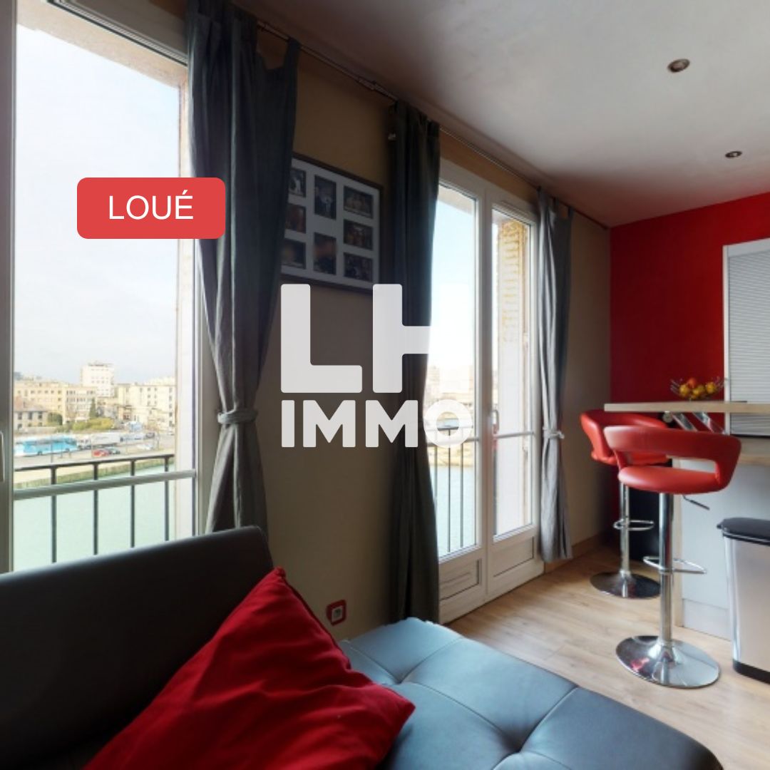 A louer sur Saint-François – appartement F2 meublé avec vue sur le bassin du Roy