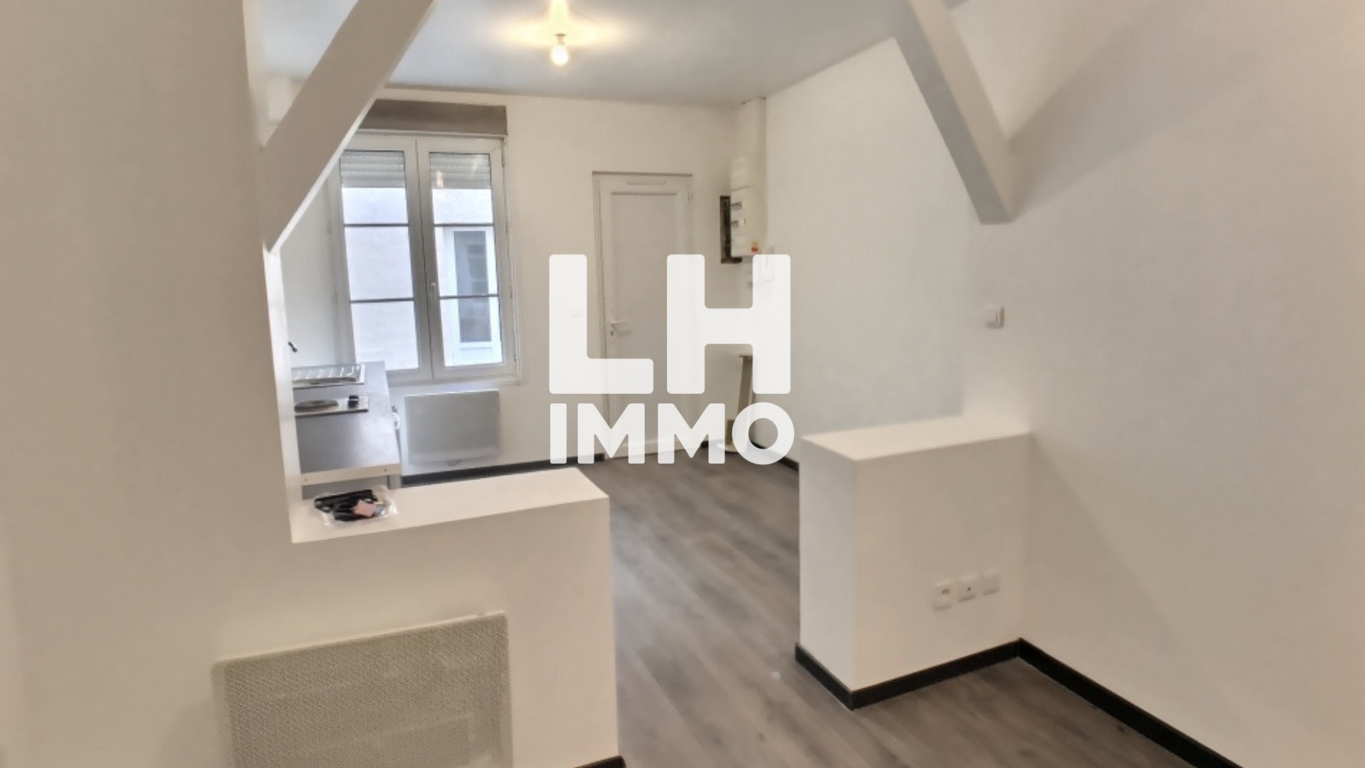 Ernest Renan – Studio à louer 20 m² sur cour